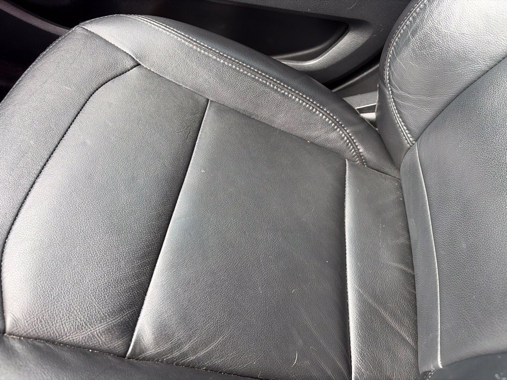 Used 2017 Ford Explorer XLT w/ Equipment Group 202A AWD/4WD image 11