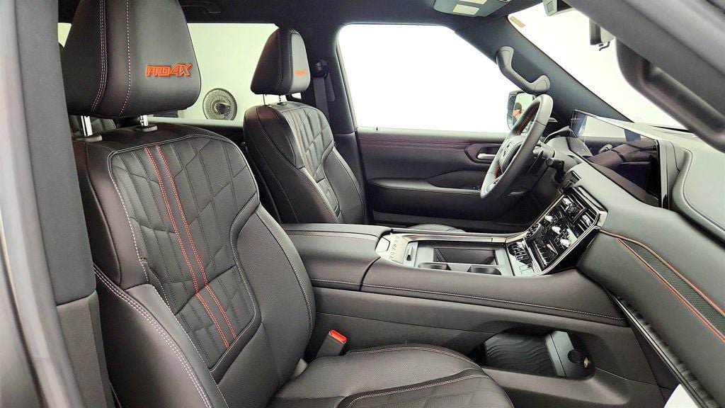 Used 2025 Nissan Armada PRO-4X AWD/4WD image 27