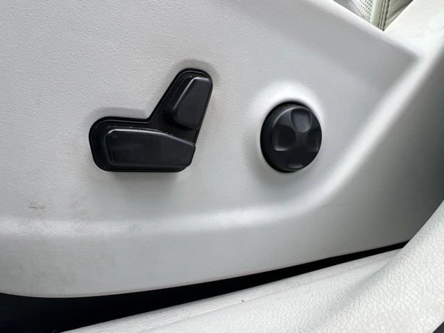 Used 2019 Jeep Cherokee Limited AWD/4WD image 31