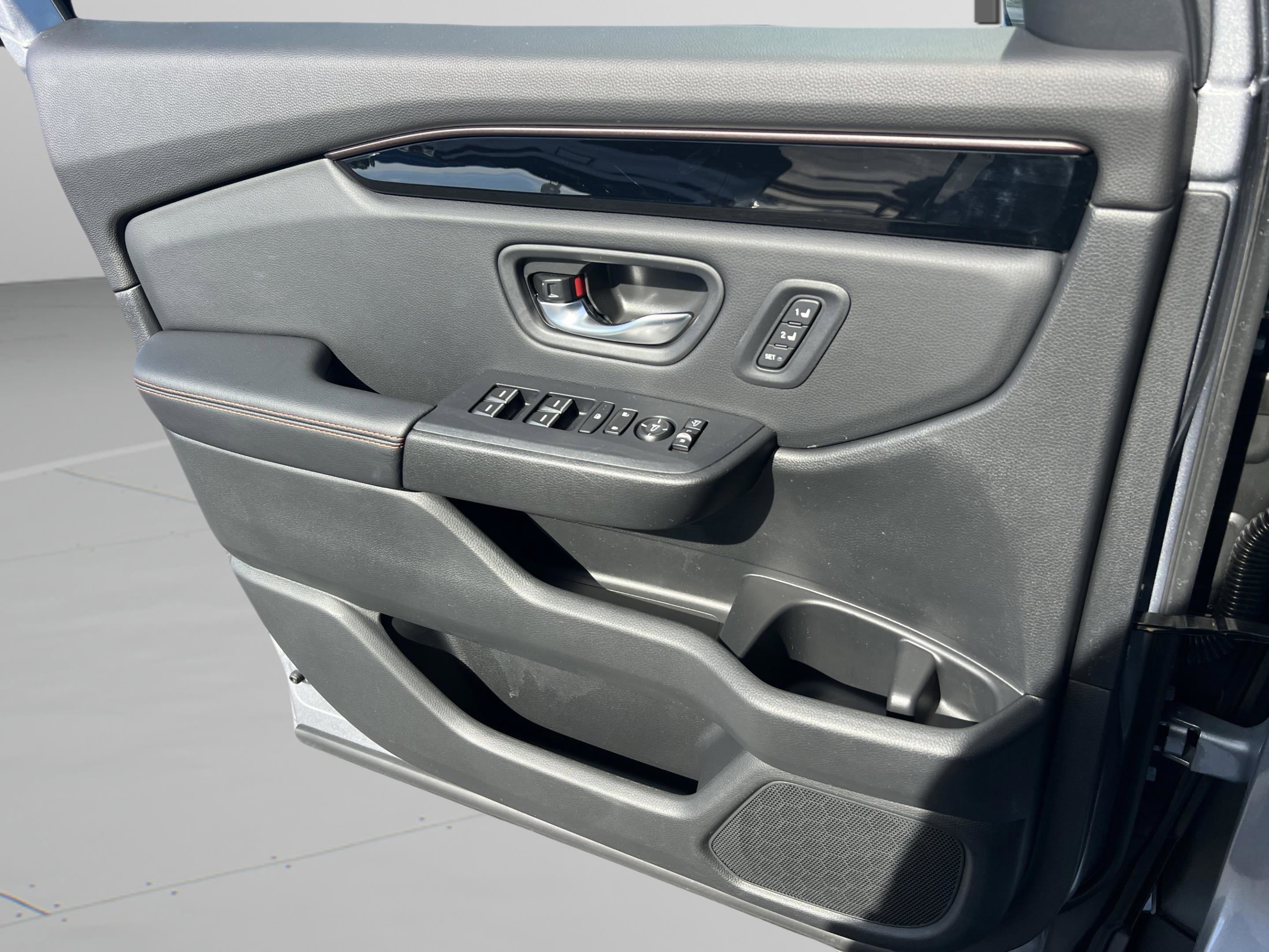 Certified 2025 Honda Pilot TrailSport image 28