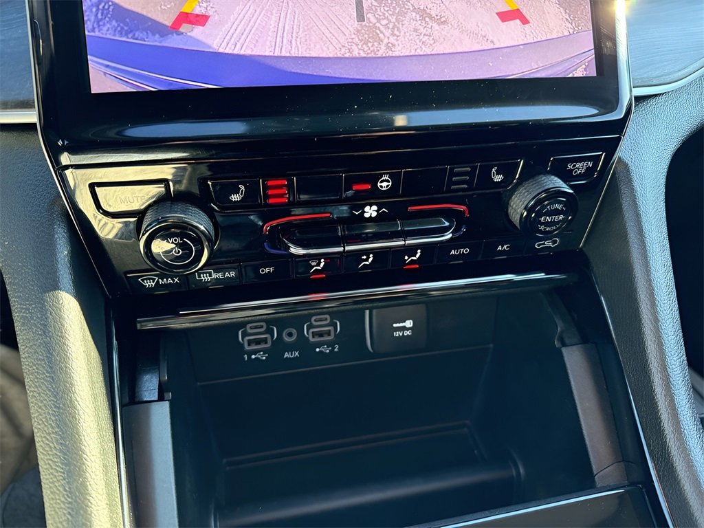 Used 2023 Jeep Grand Cherokee Limited w/ Black Appearance Package image 26