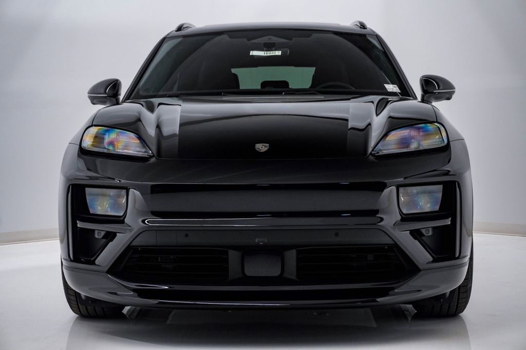 New 2026 Porsche Macan Turbo Electric image 6