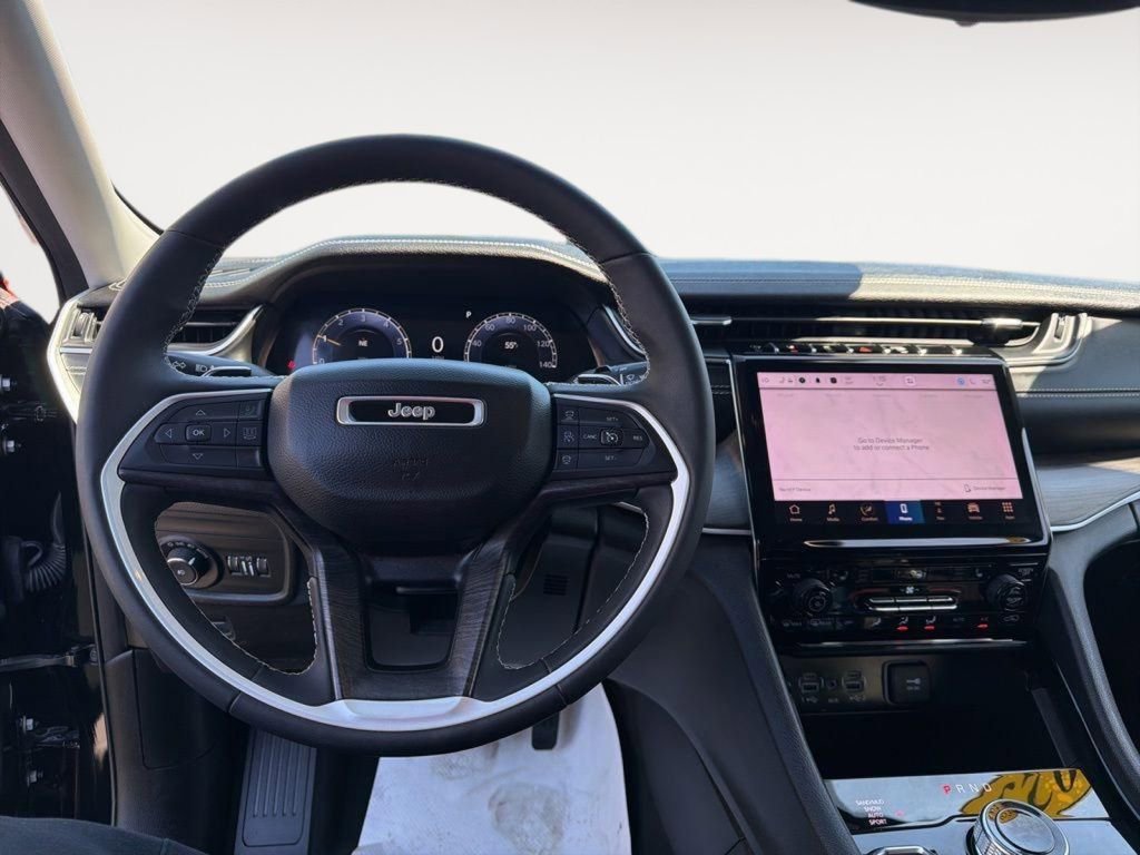 Certified 2023 Jeep Grand Cherokee Limited w/ Trailer Tow Prep Group (B) image 12