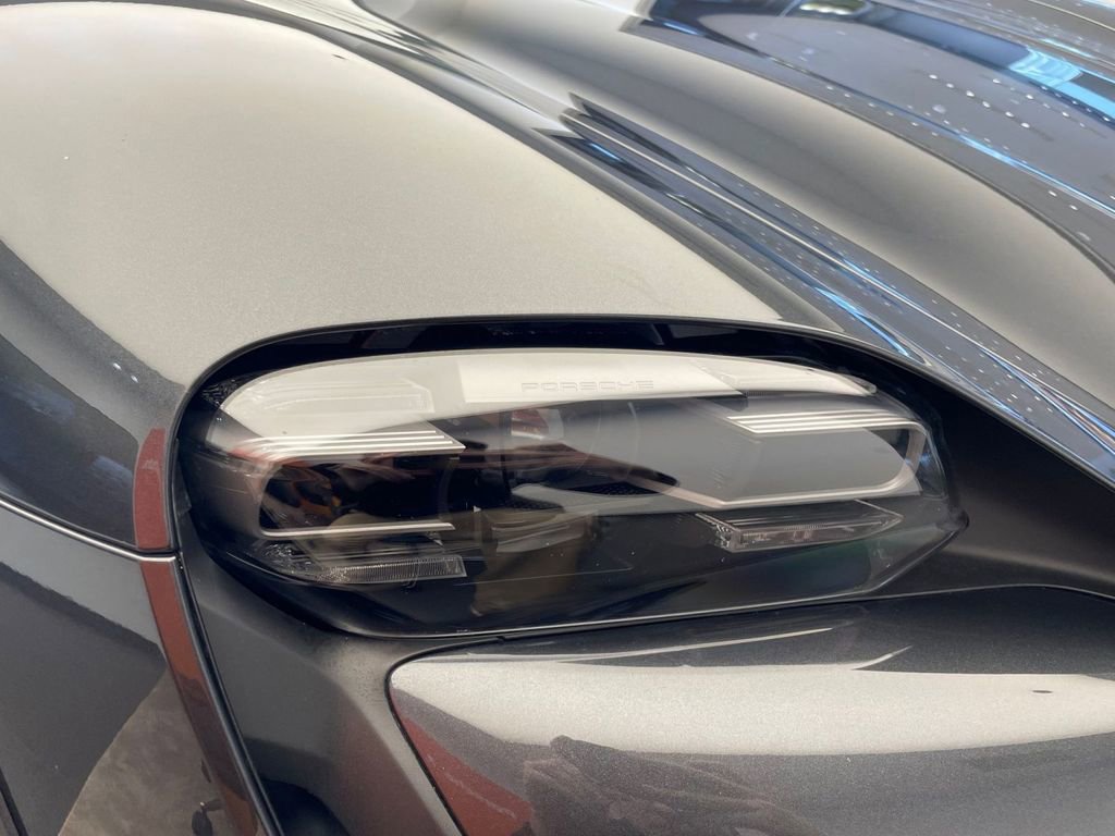 Used 2024 Porsche Taycan 4 Cross Turismo image 29