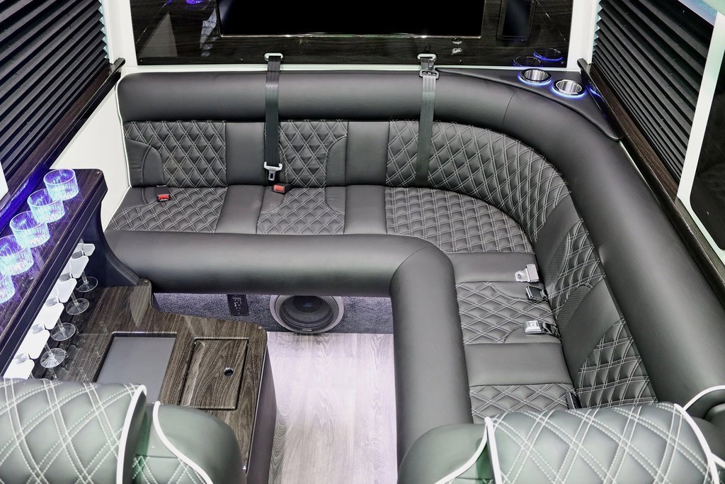 Used 2024 Mercedes-Benz Sprinter 3500 image 44