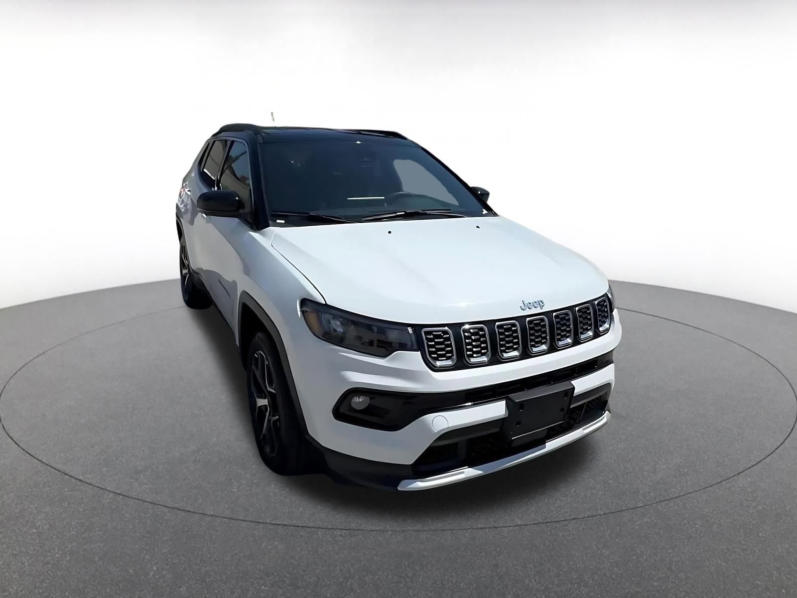 Used 2025 Jeep Compass Limited AWD/4WD image 3