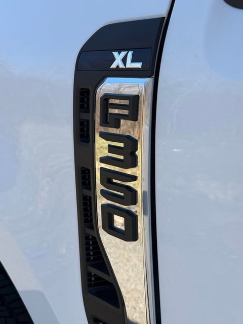 New 2026 Ford F350 4x4 Regular Cab DRW Super Duty image 23