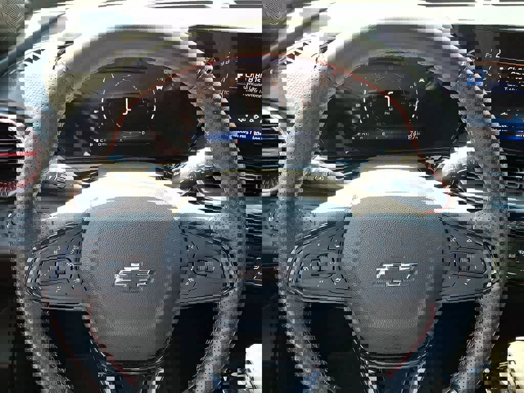 Used 2024 Chevrolet Trax RS w/ Driver Confidence Package FWD image 17