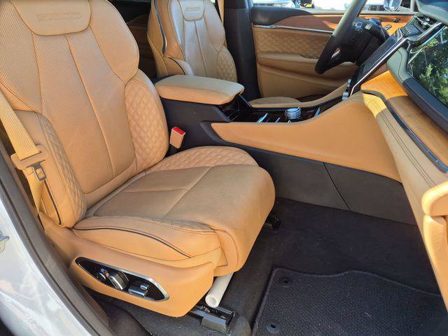 Certified 2024 Jeep Grand Cherokee Summit AWD/4WD image 22