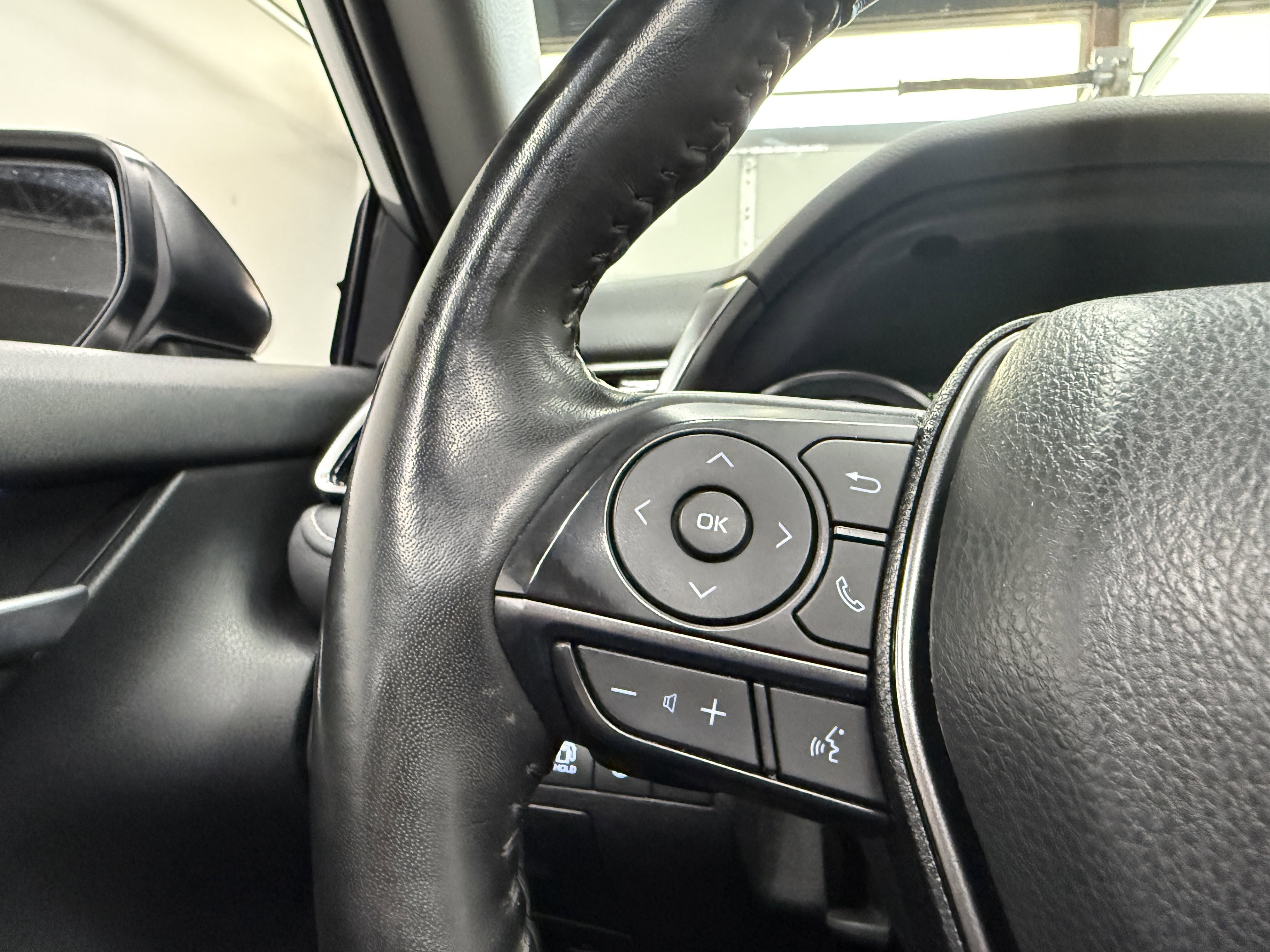Used 2023 Toyota Camry XSE FWD image 14