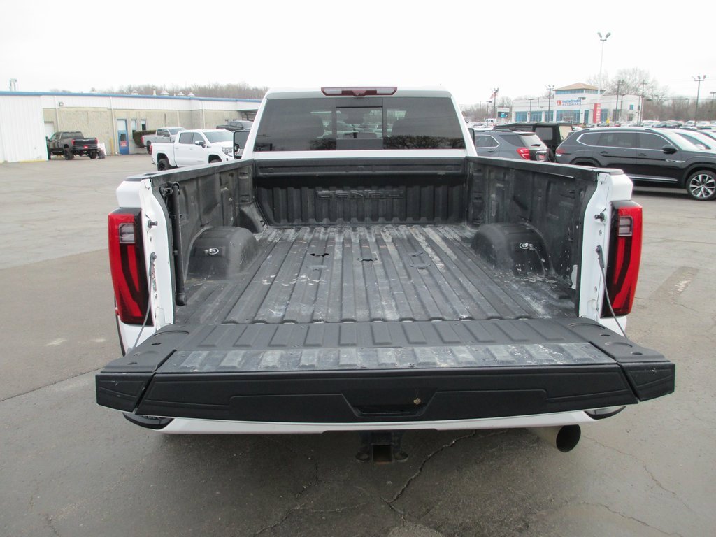 Used 2024 GMC Sierra 3500 Denali w/ Denali Reserve Package image 8