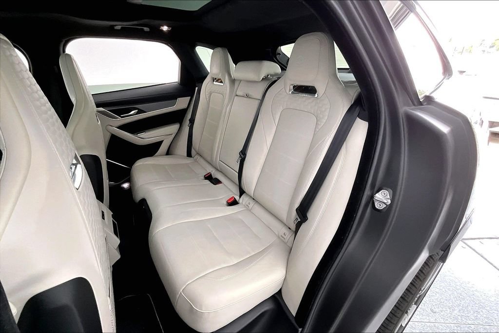 Used 2023 Jaguar F-PACE SVR AWD/4WD image 32