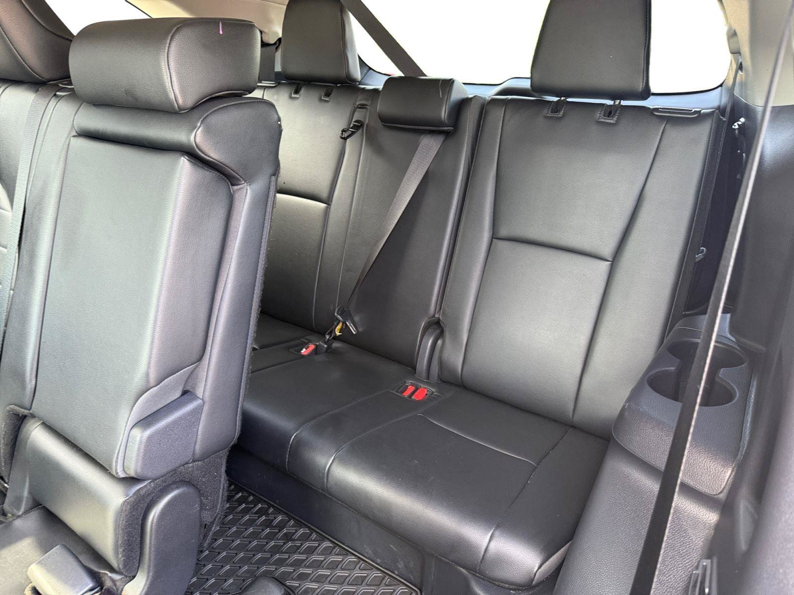 Used 2025 Toyota Highlander LE AWD/4WD image 22