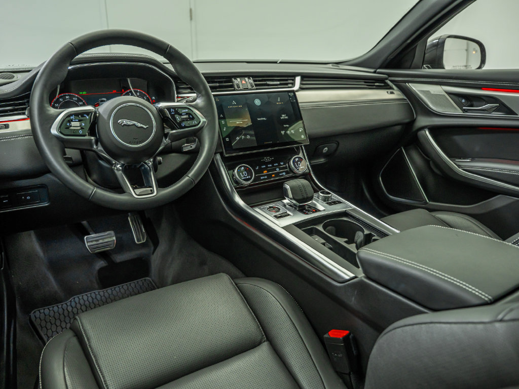 Used 2024 Jaguar XF R-Dynamic SE AWD/4WD image 30