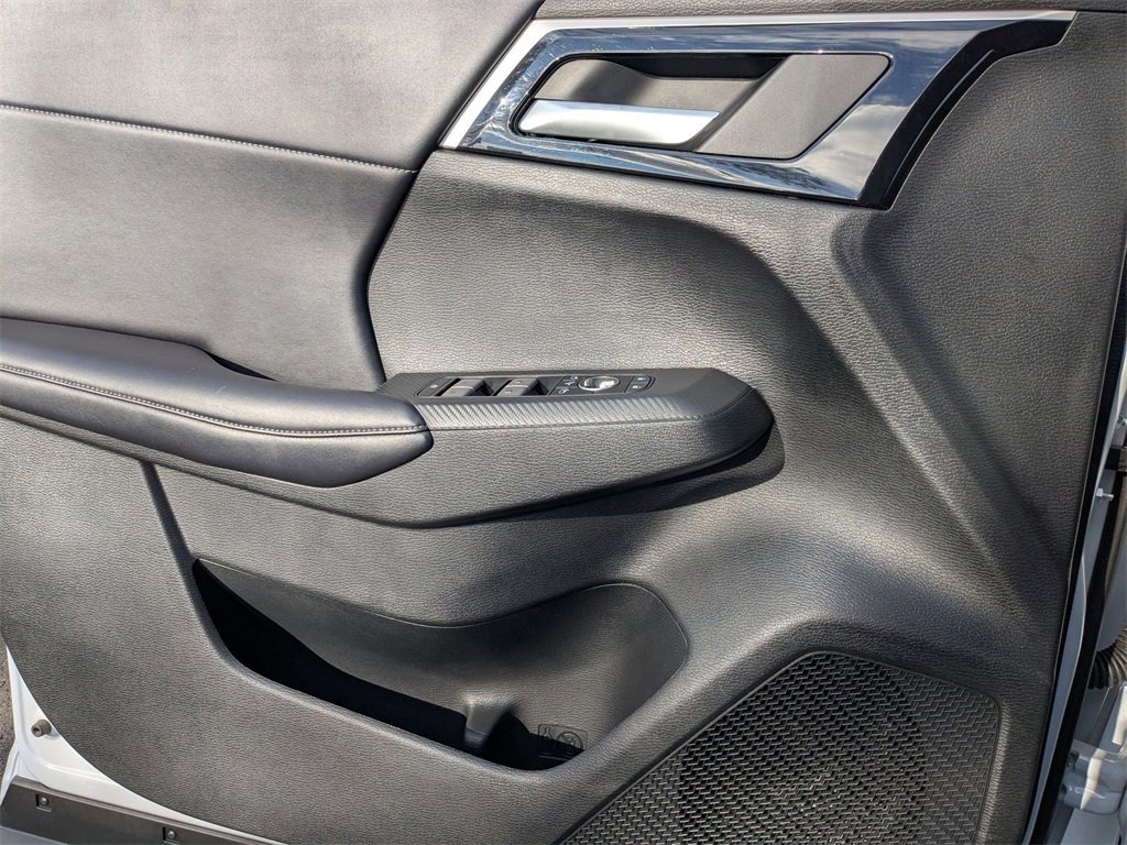 Used 2024 Mitsubishi Outlander SE image 14