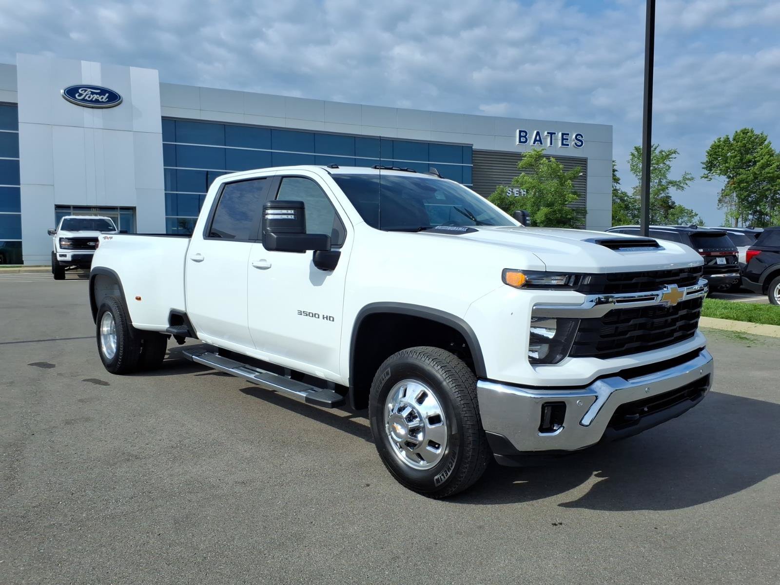 Used 2025 Chevrolet Silverado 3500 LT w/ Safety Package AWD/4WD video 1