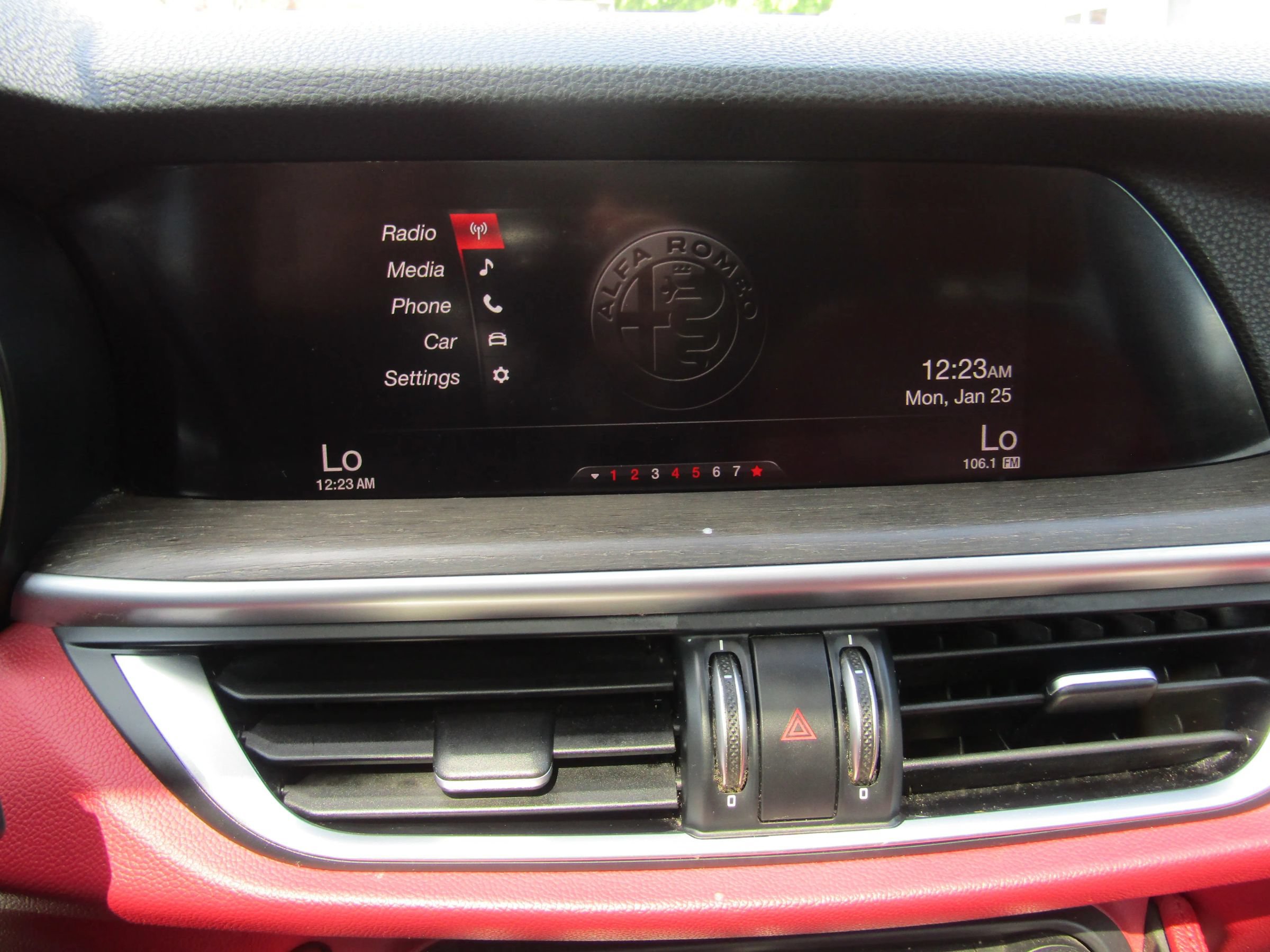 Used 2019 Alfa Romeo Stelvio Ti AWD/4WD image 25