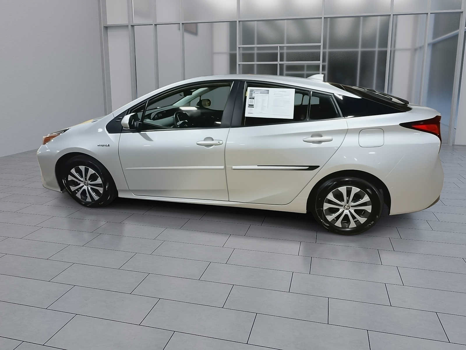 Used 2022 Toyota Prius LE AWD/4WD image 6