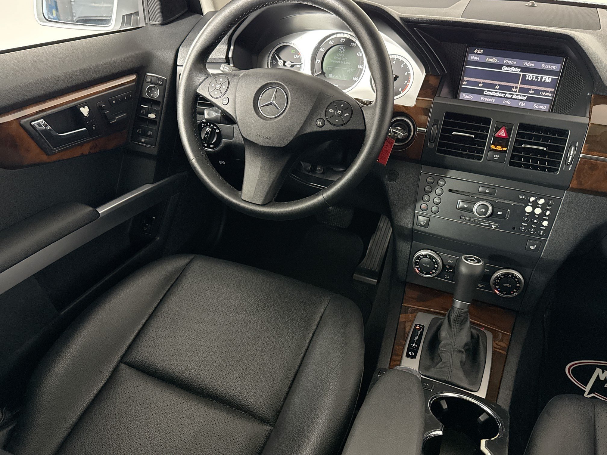 Used 2010 Mercedes-Benz GLK 350 4MATIC image 31