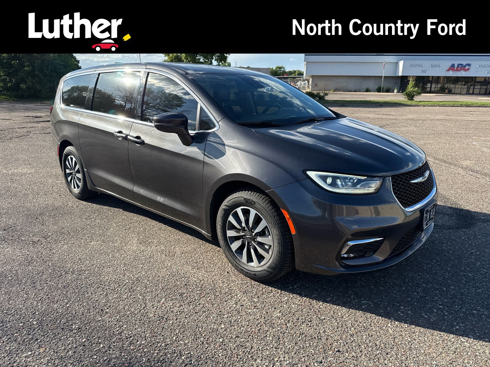 Used 2022 Chrysler Pacifica Touring-L