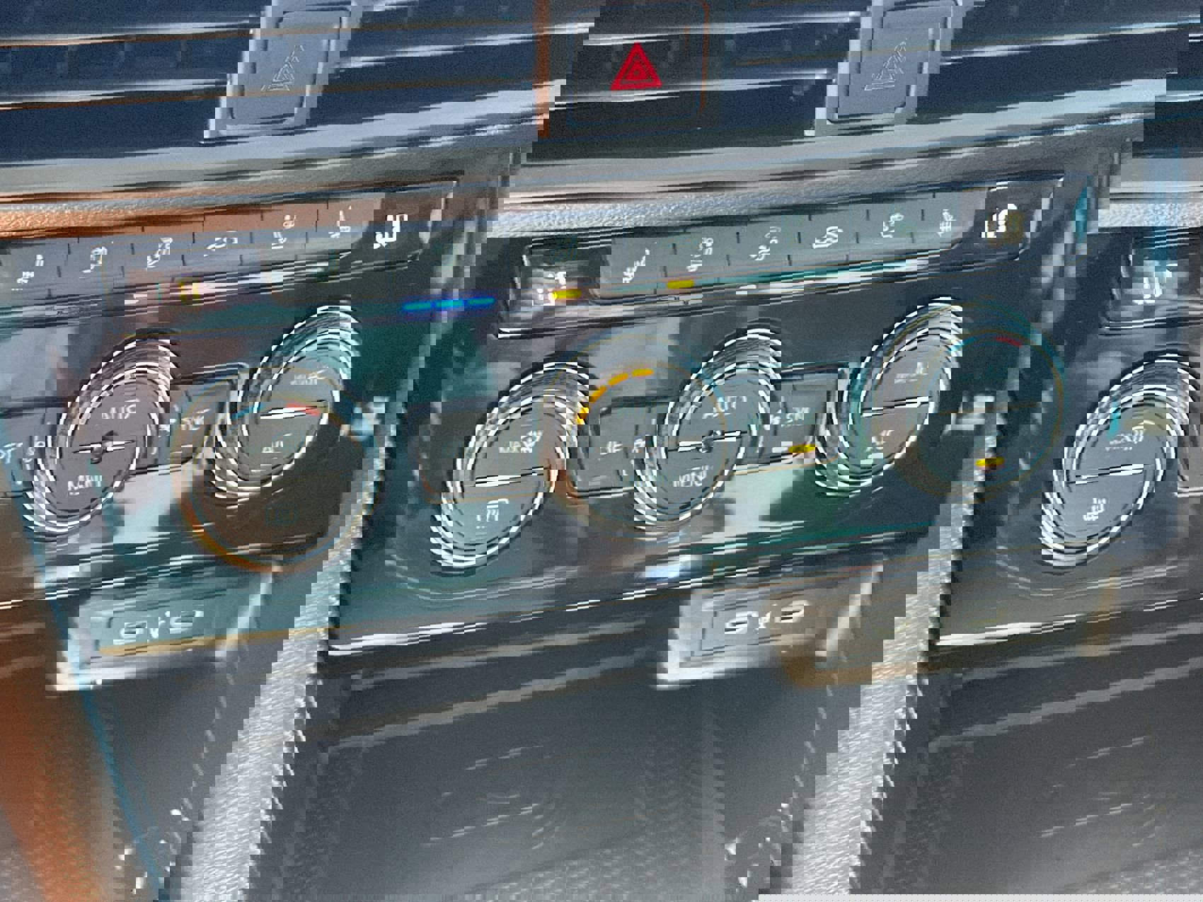 Used 2024 Volkswagen Jetta SEL image 19