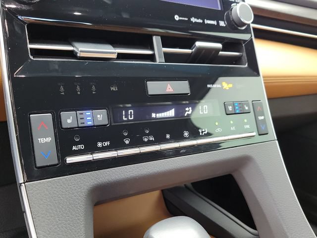 Used 2021 Toyota Avalon Limited w/ Advanced Safety Package FWD image 29
