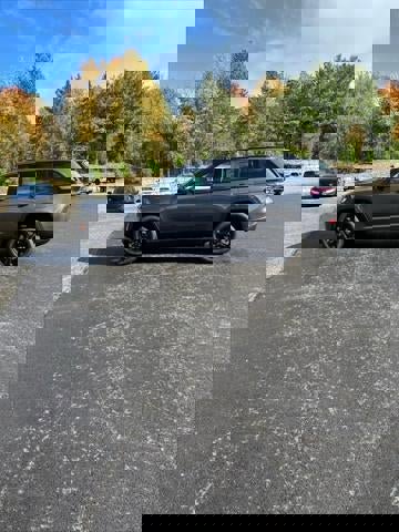 New 2025 Jeep Grand Cherokee Limited w/ Black Appearance Package image 34