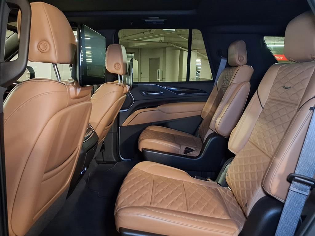 Used 2021 Cadillac Escalade Sport w/ LPO, Illumination Package RWD image 20