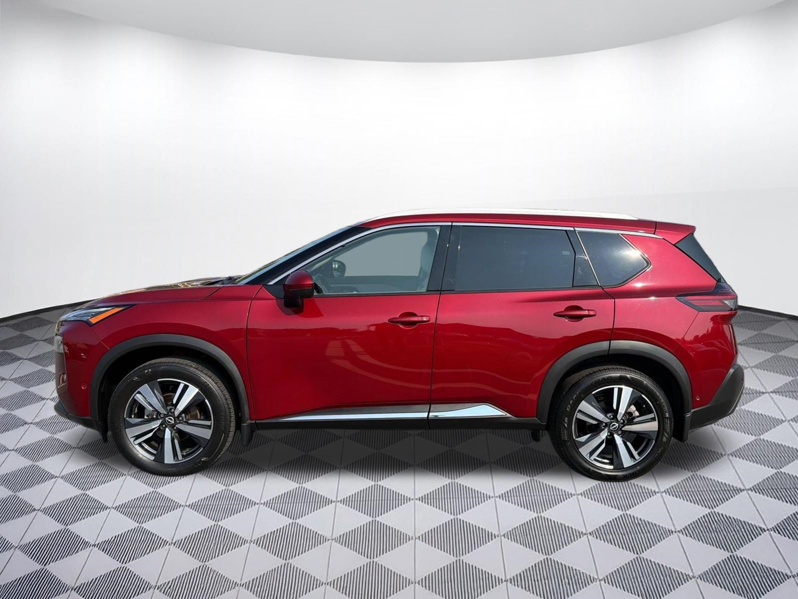 Used 2023 Nissan Rogue SL w/ SL Premium Package AWD/4WD image 2