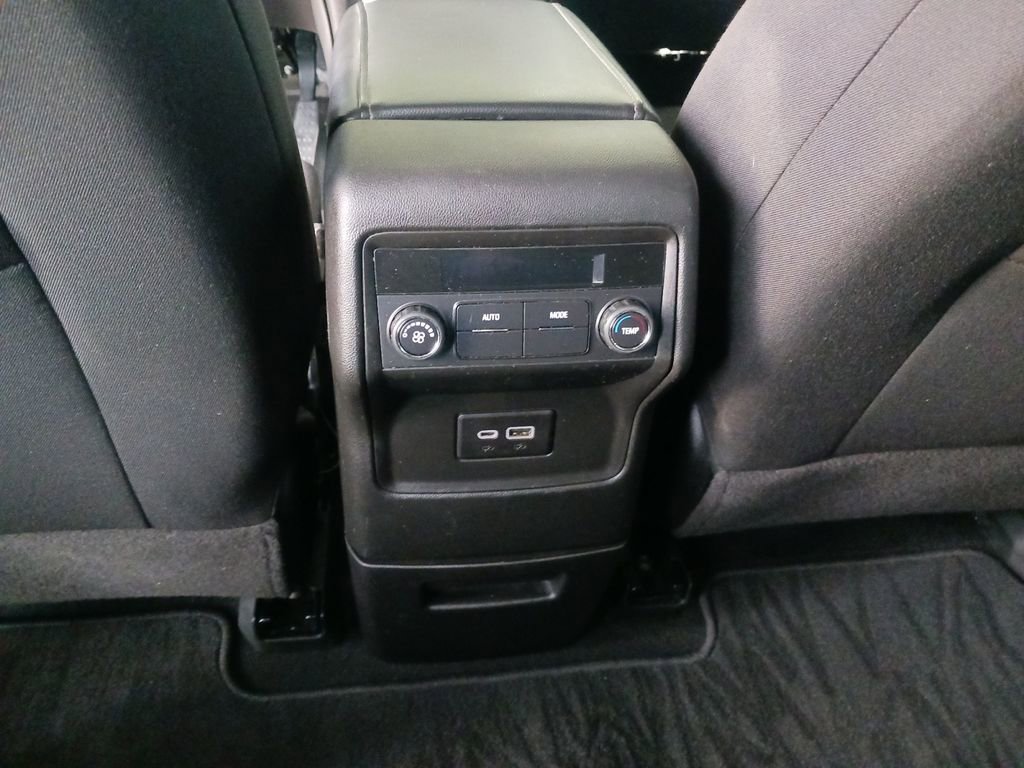 Used 2023 GMC Acadia SLE image 22