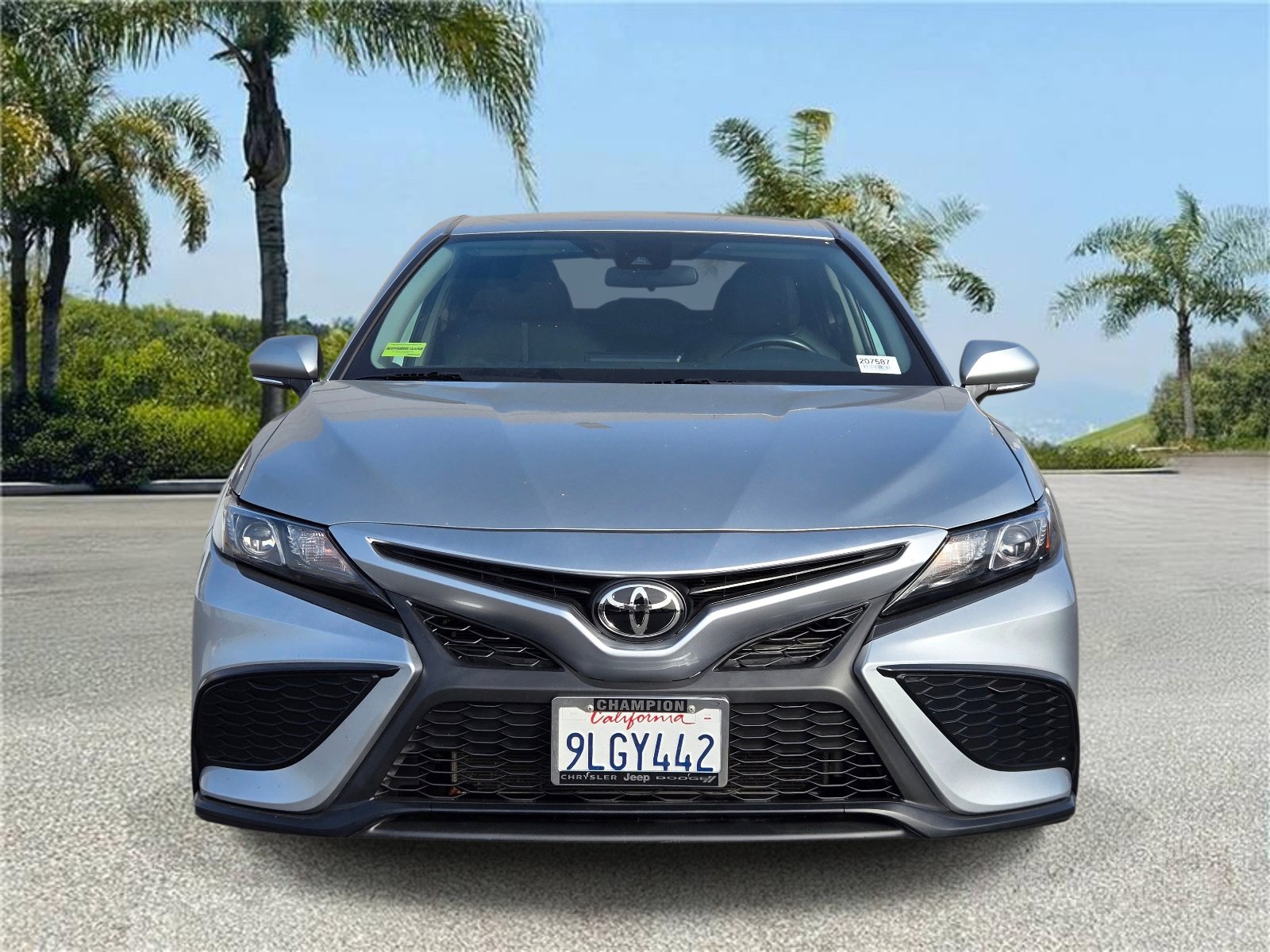 Used 2024 Toyota Camry SE FWD image 3