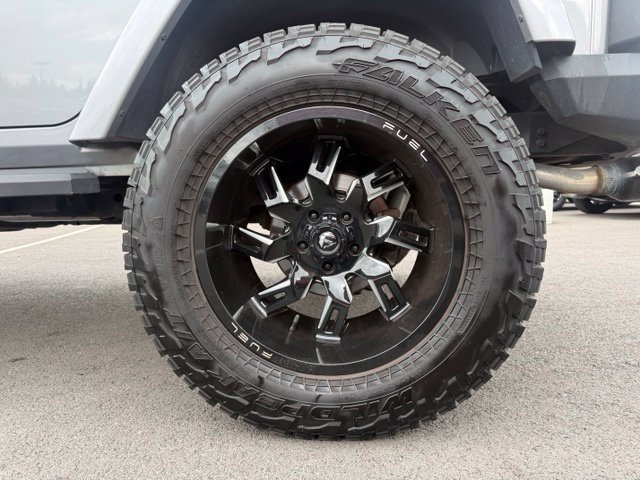 Used 2016 Jeep Wrangler Unlimited Sahara w/ Connectivity Group AWD/4WD image 8
