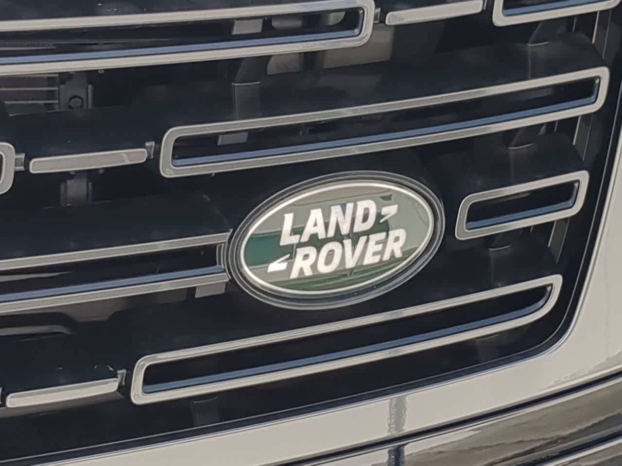 New 2026 Land Rover Range Rover Long Wheelbase SE AWD/4WD image 12