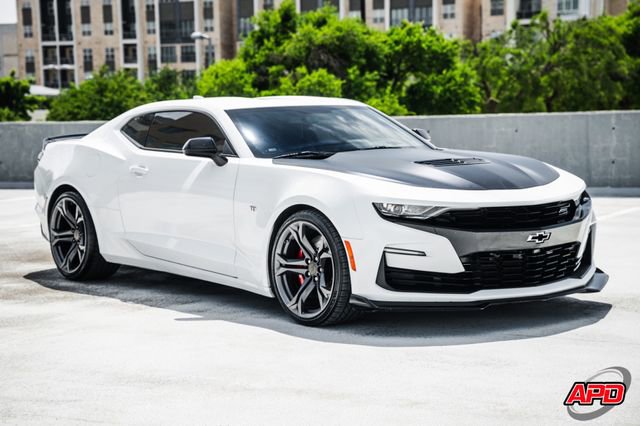 Used 2019 Chevrolet Camaro SS RWD image 7