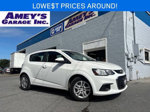 Used 2019 Chevrolet Sonic LT FWD image 1