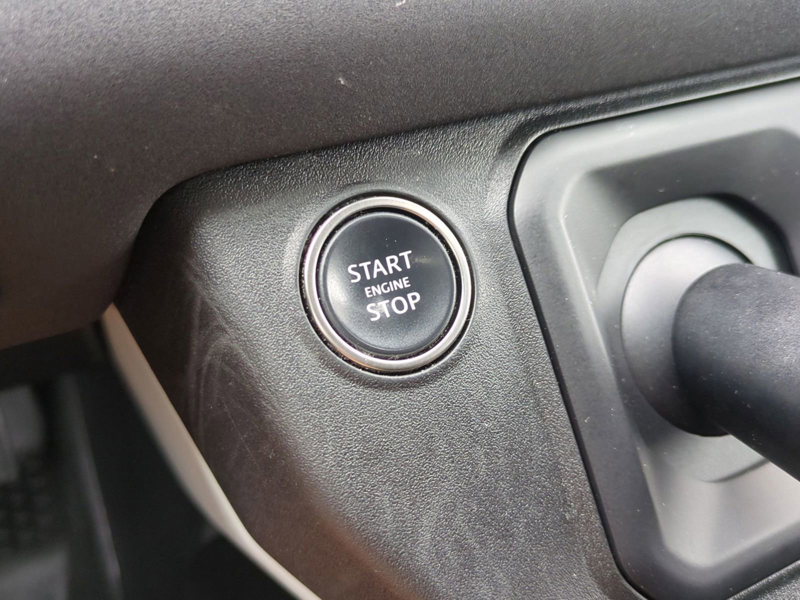 Used 2023 Land Rover Defender 110 SE AWD/4WD image 23