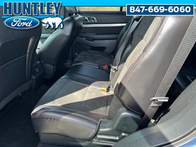 Used 2019 Ford Explorer XLT w/ Equipment Group 202A AWD/4WD image 15
