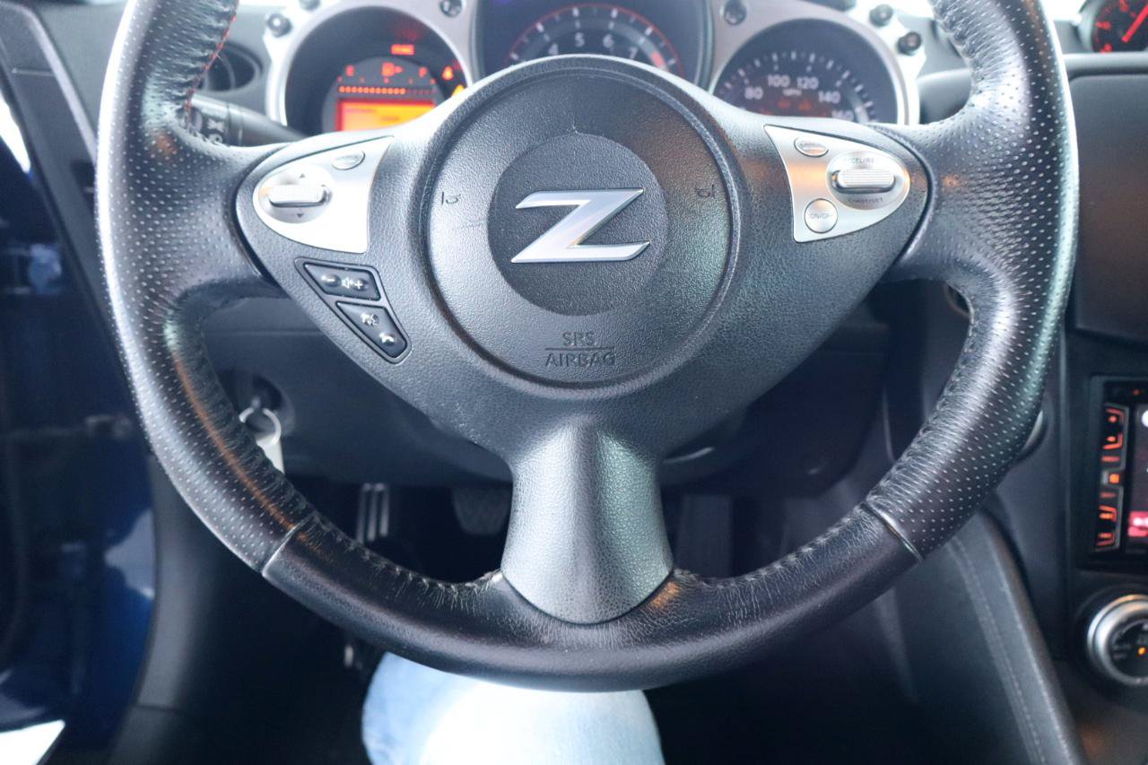 Used 2017 Nissan 370Z Coupe RWD image 21