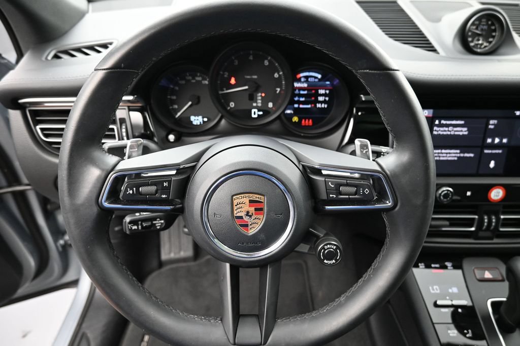 Certified 2026 Porsche Macan AWD/4WD image 10