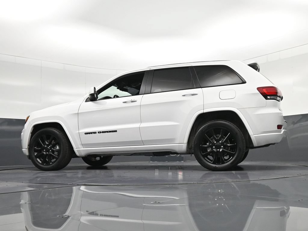 Used 2021 Jeep Grand Cherokee Laredo X RWD image 35