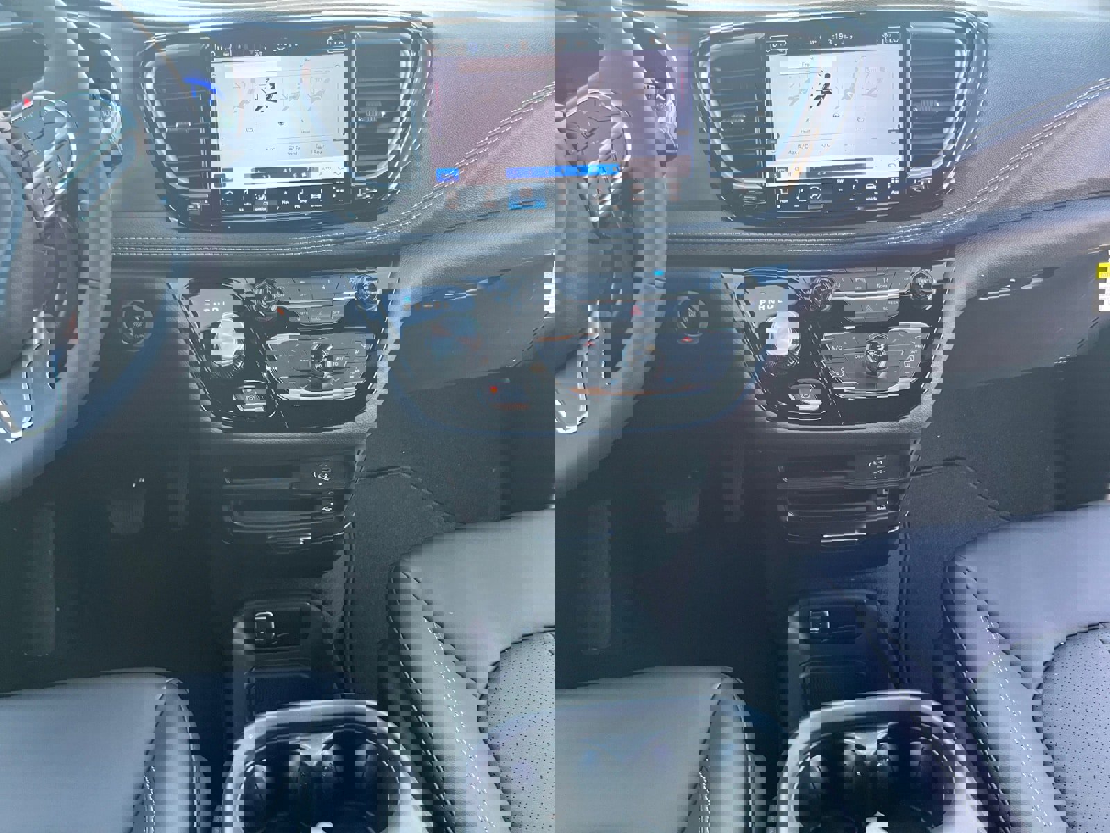 New 2026 Chrysler Pacifica Select image 11