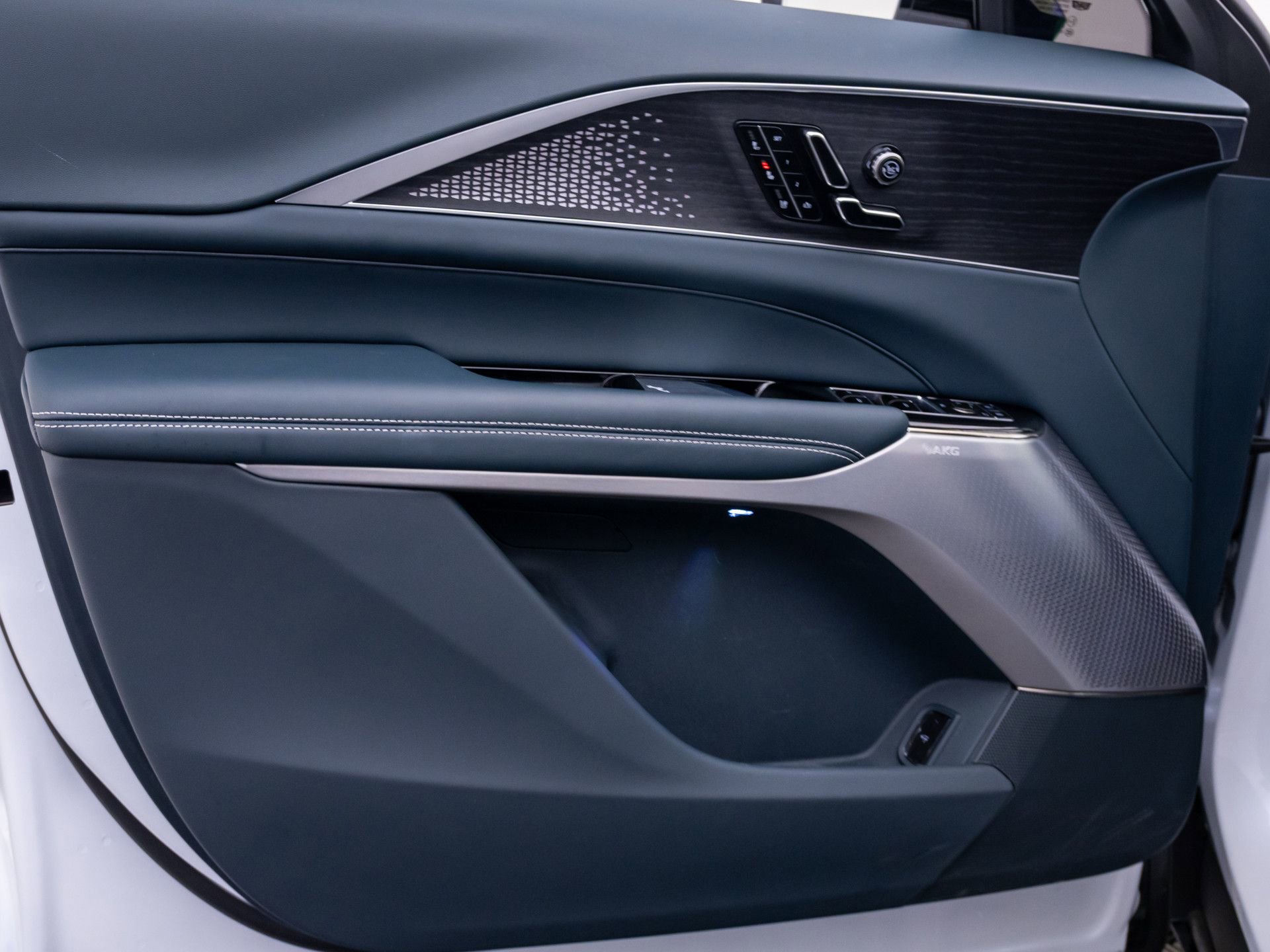 Certified 2025 Cadillac Lyriq Sport w/ Nappa Leather Package image 16