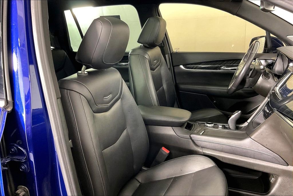 Used 2023 Cadillac XT6 Premium Luxury AWD/4WD image 10