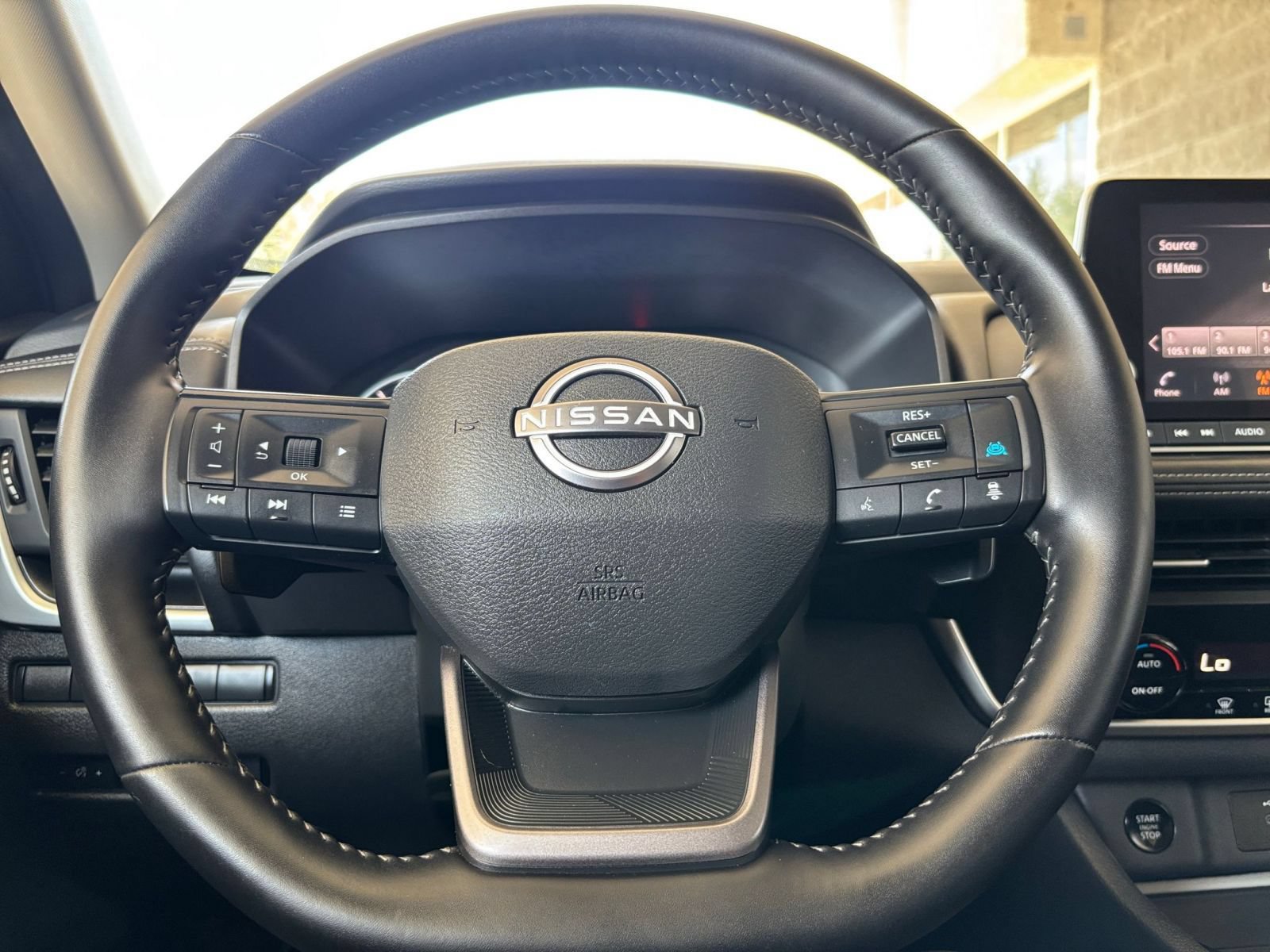 Used 2025 Nissan Rogue SV FWD image 30