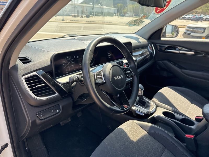 Certified 2024 Kia Seltos S image 22