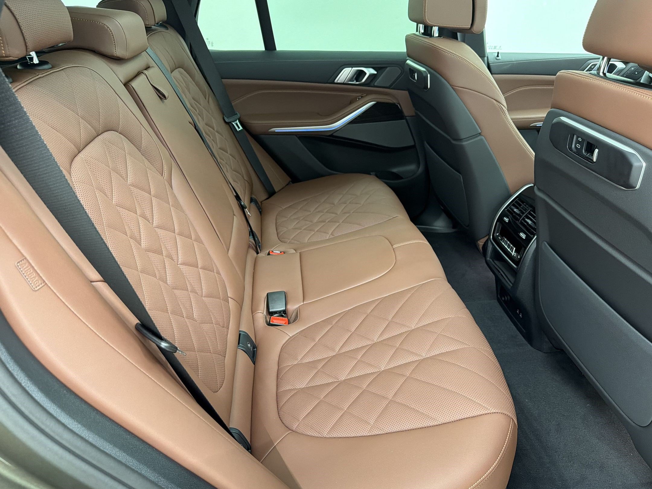 New 2026 BMW X5 xDrive50e w/ Climate Comfort Package AWD/4WD image 25
