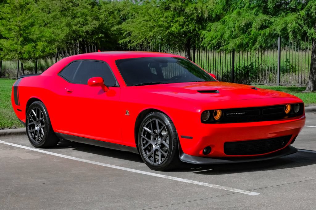 Used 2016 Dodge Challenger R/T Scat Pack RWD image 10