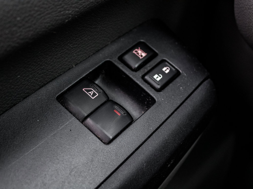 Used 2017 Nissan NV 3500 SL image 24