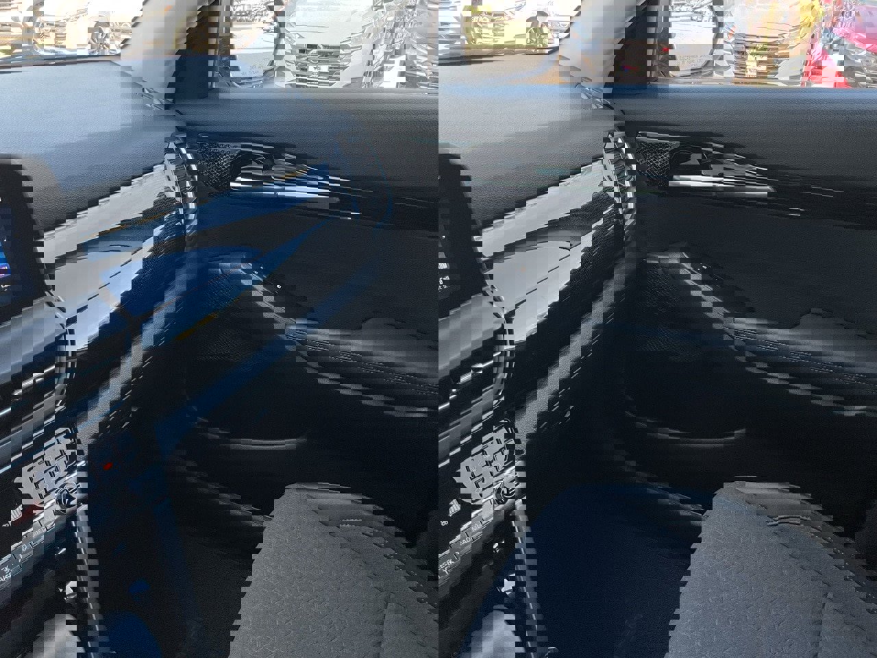 Used 2025 Kia Seltos S image 38