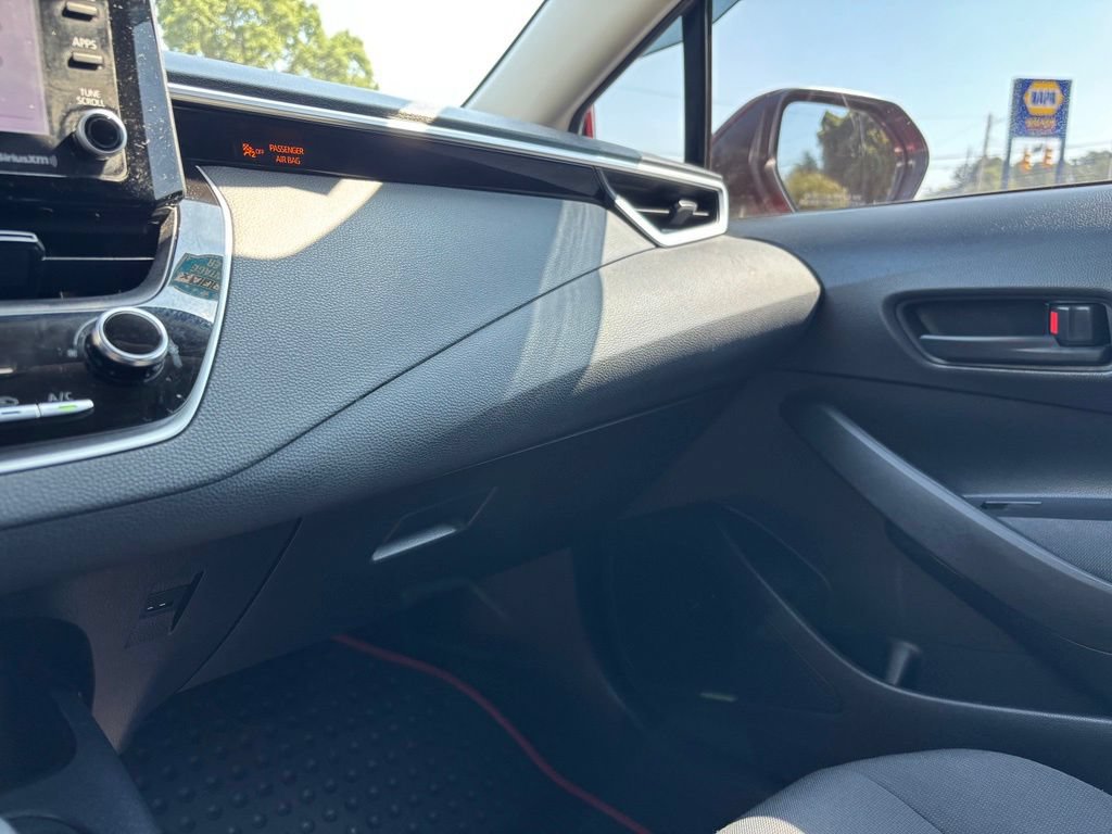 Used 2022 Toyota Corolla LE FWD image 38
